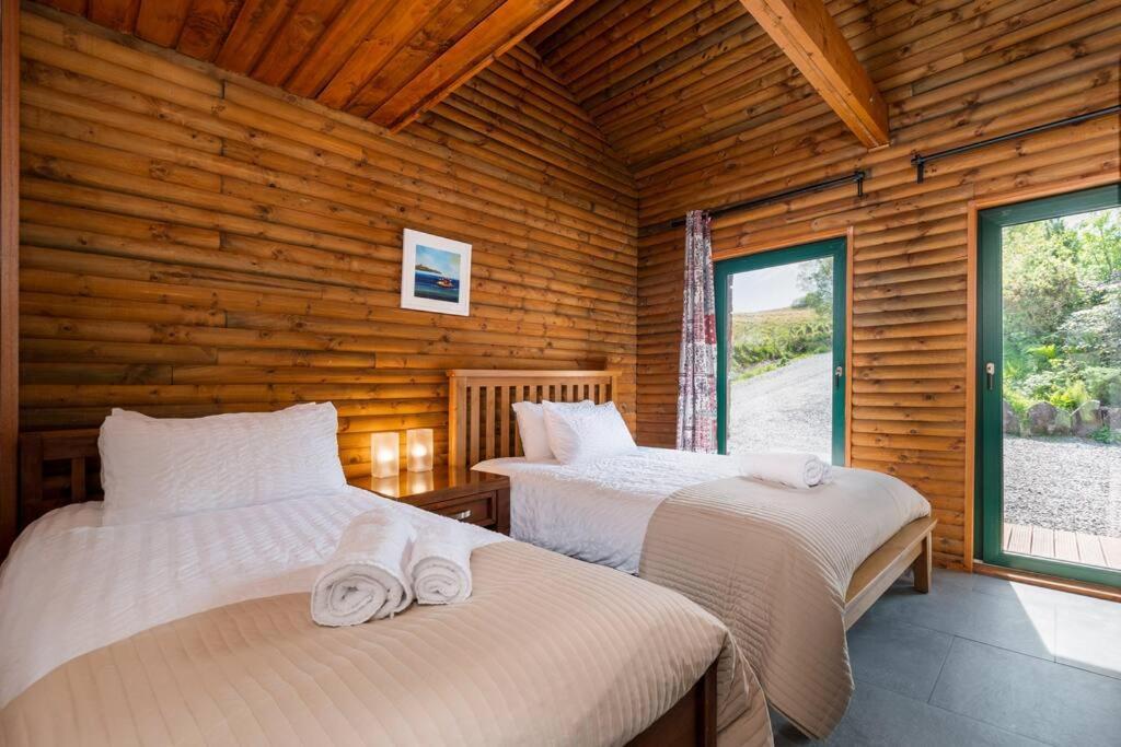 Heather Lodge With Sea And Mountain Views Leenaun Esterno foto