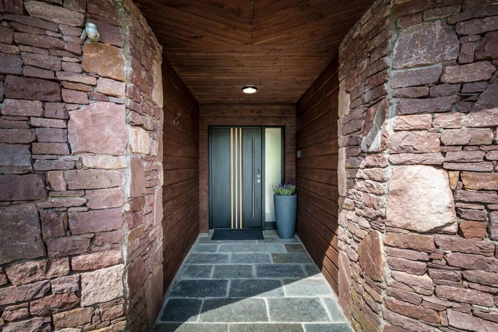 Heather Lodge With Sea And Mountain Views Leenaun Esterno foto