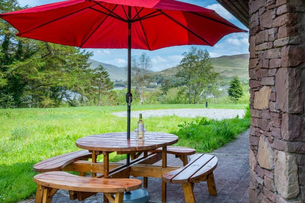 Heather Lodge With Sea And Mountain Views Leenaun Esterno foto