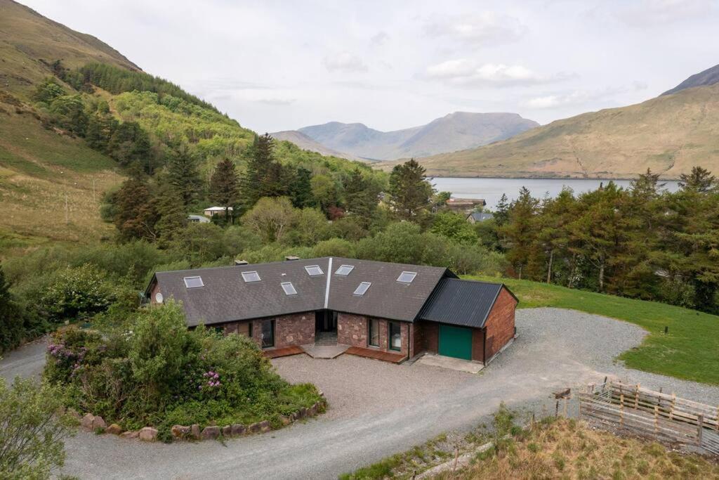 Heather Lodge With Sea And Mountain Views Leenaun Esterno foto